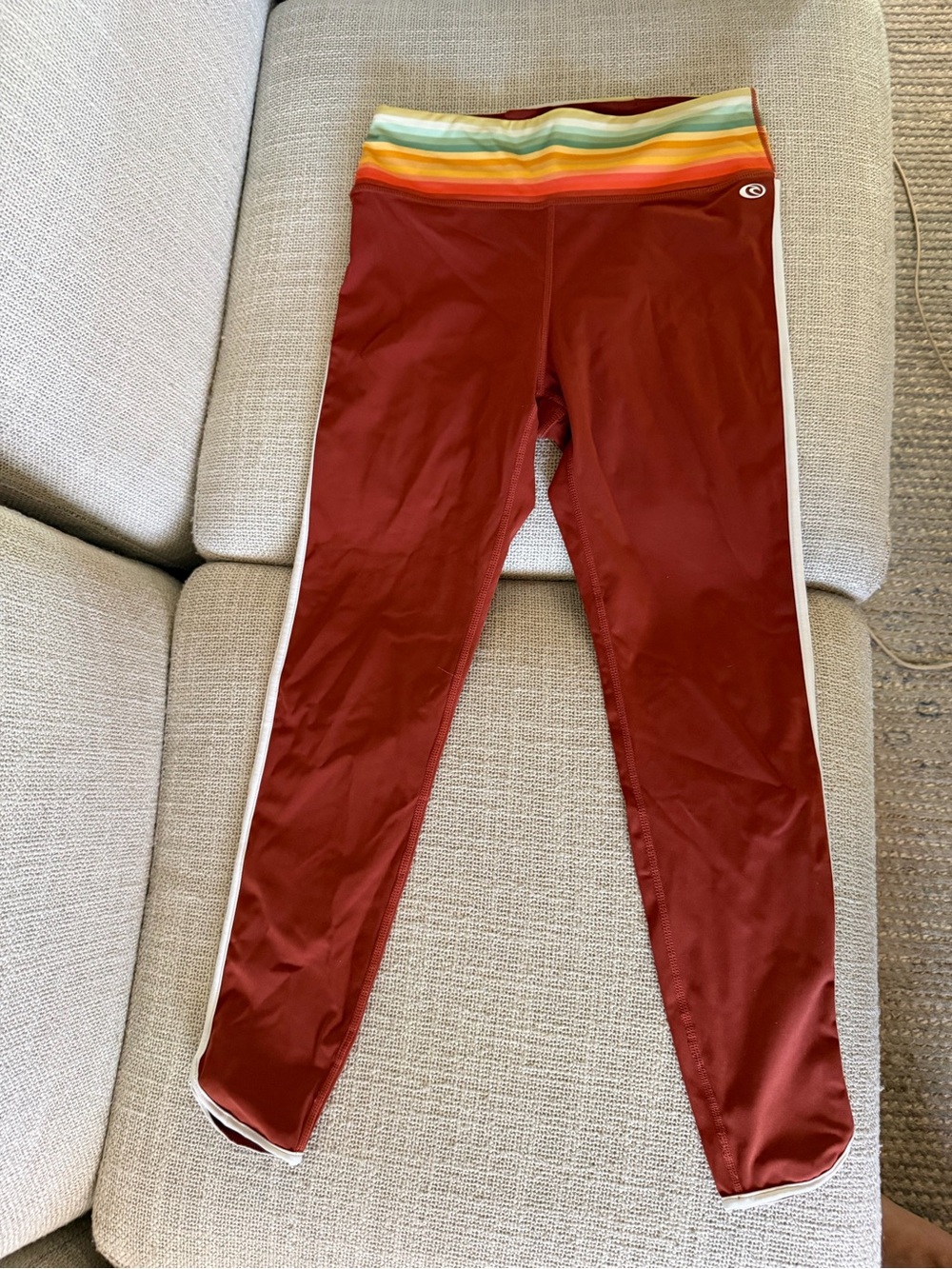 Rip Curl Maroon Leggings with Rainbow Waistband
